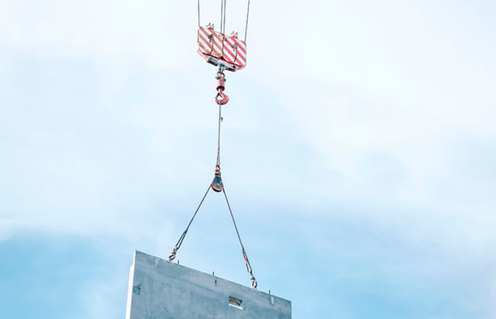 lifting boxes safely